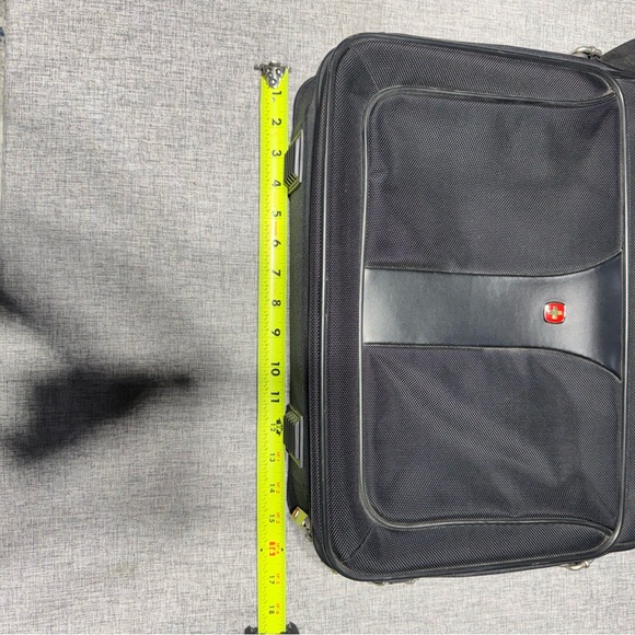 Wenger Swiss Army Laptop Briefcase - Picture 10 of 11